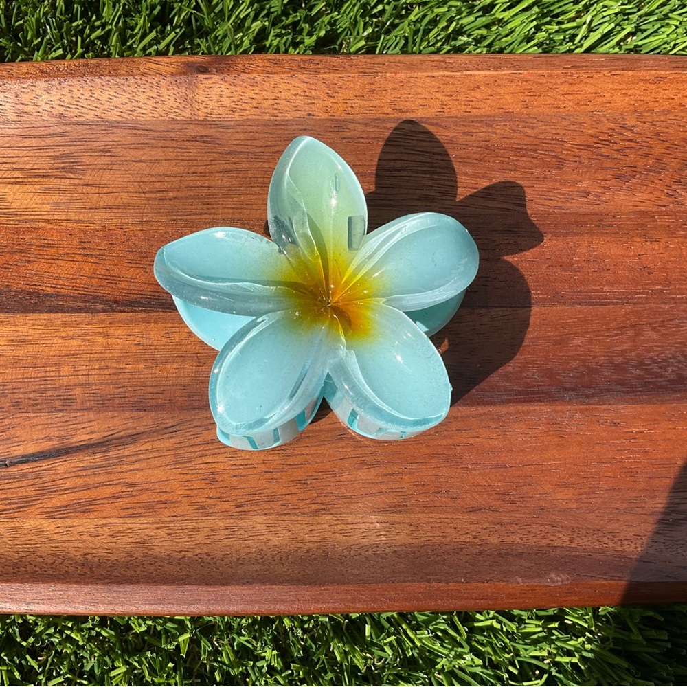 Blue flower hair clip
